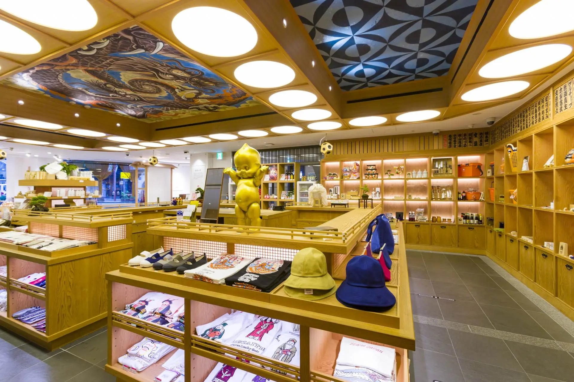 BEAMS日本時尚品牌形象店舖