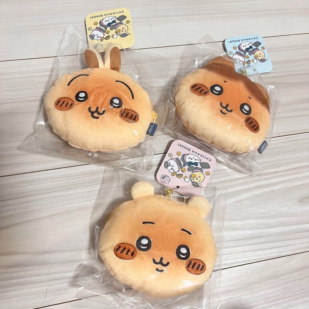 Chiikawa Bakery 麵包造型臉部小袋周邊商品展示