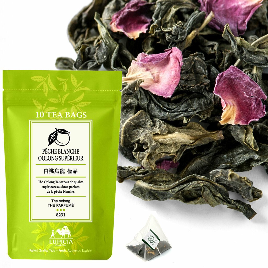 白桃烏龍茶沖泡成品與茶碗