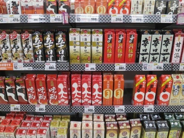 日本超市調味料貨架Kewpie沙律醬